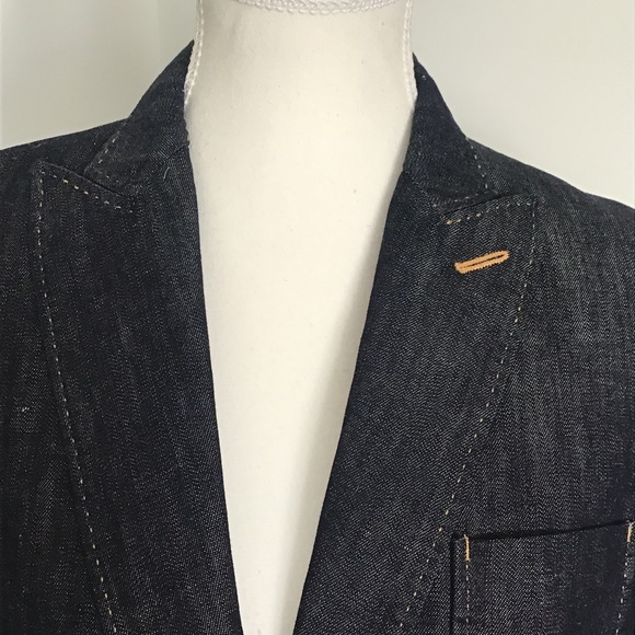 DSQUARED2 Jackets & Blazers - DSquared2 Size 46 Tailored Denim Blazer w Gorgeous contrast stitching
